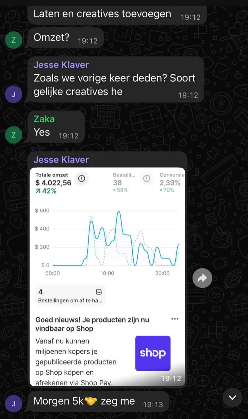 WhatsApp-gesprek tussen coach en student: de coach vraagt naar de omzet, de student deelt een dag van $4.022 met 38 bestellingen, de coach zegt: morgen 5k.